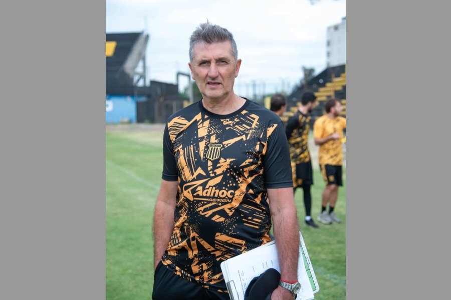 Carlos Mayor dejó de ser el entrenador de Mitre tras la derrota ante Ferro